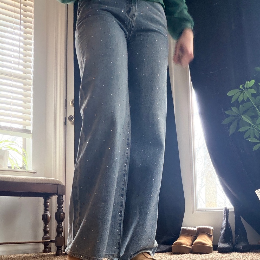 Elegant Blue Flare Jeans - Picture 2 of 5
